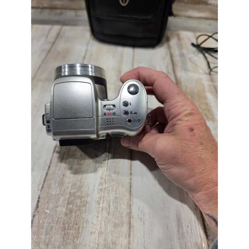 Kodak EasyShare Z650 Silver Digital Camera 6.1MP 10x Optical Zoom w Case WORKS